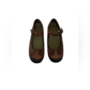 Merrell Brown and Black Casual Shoes with Classic Design Size 7.5